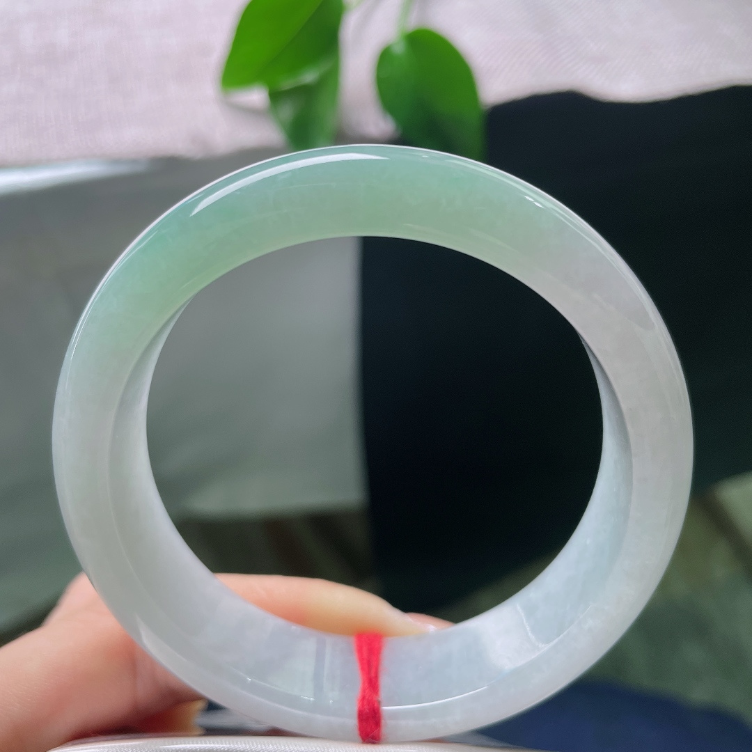 57.8/15.1/8.4，春彩正圈，福禄寿全，宽版，大气端庄上档次，种老，一点皮纹，F83