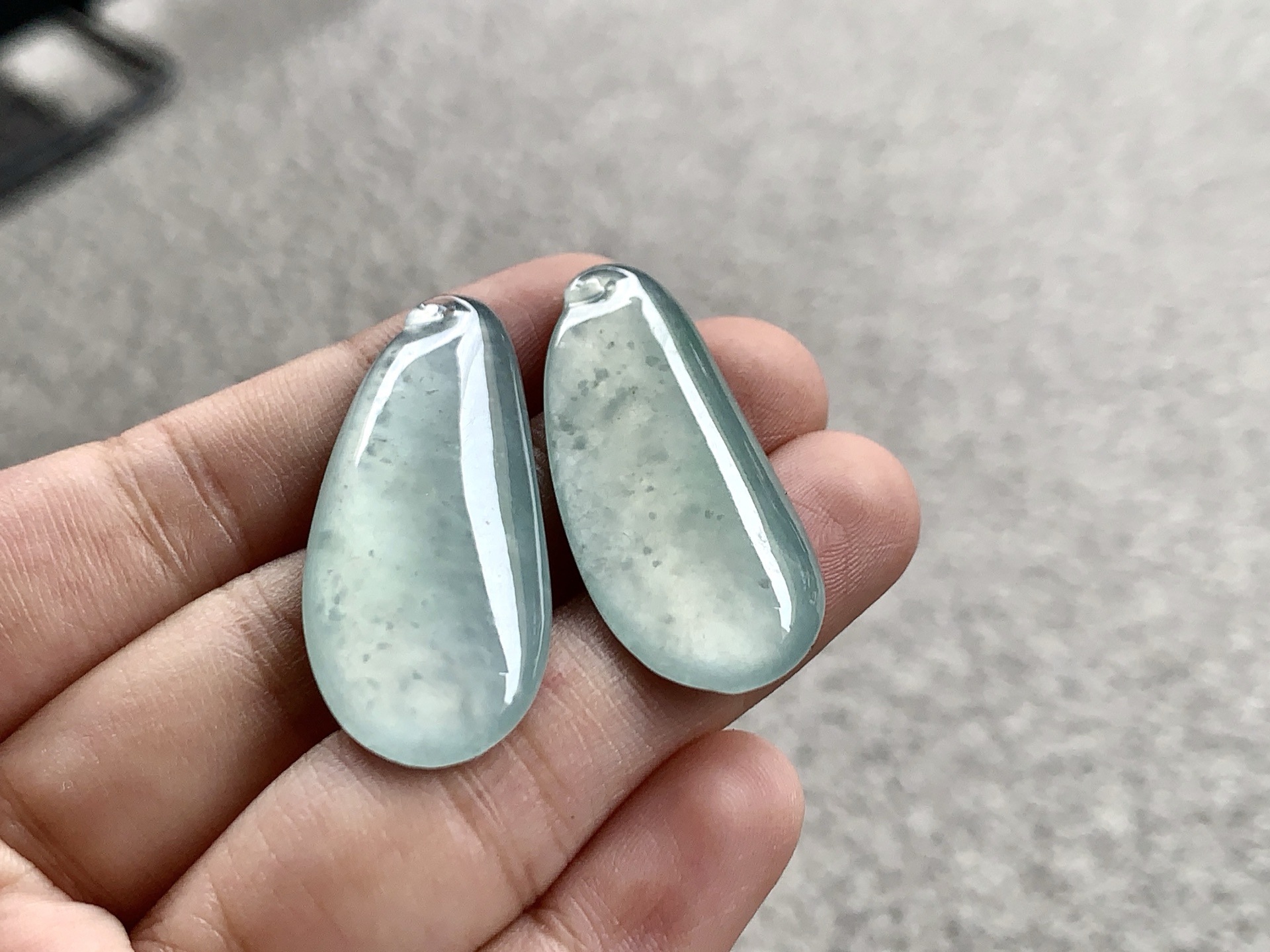 冰福瓜一对，尺寸：36.7×15.3×4 /34.5×14.8×3.8