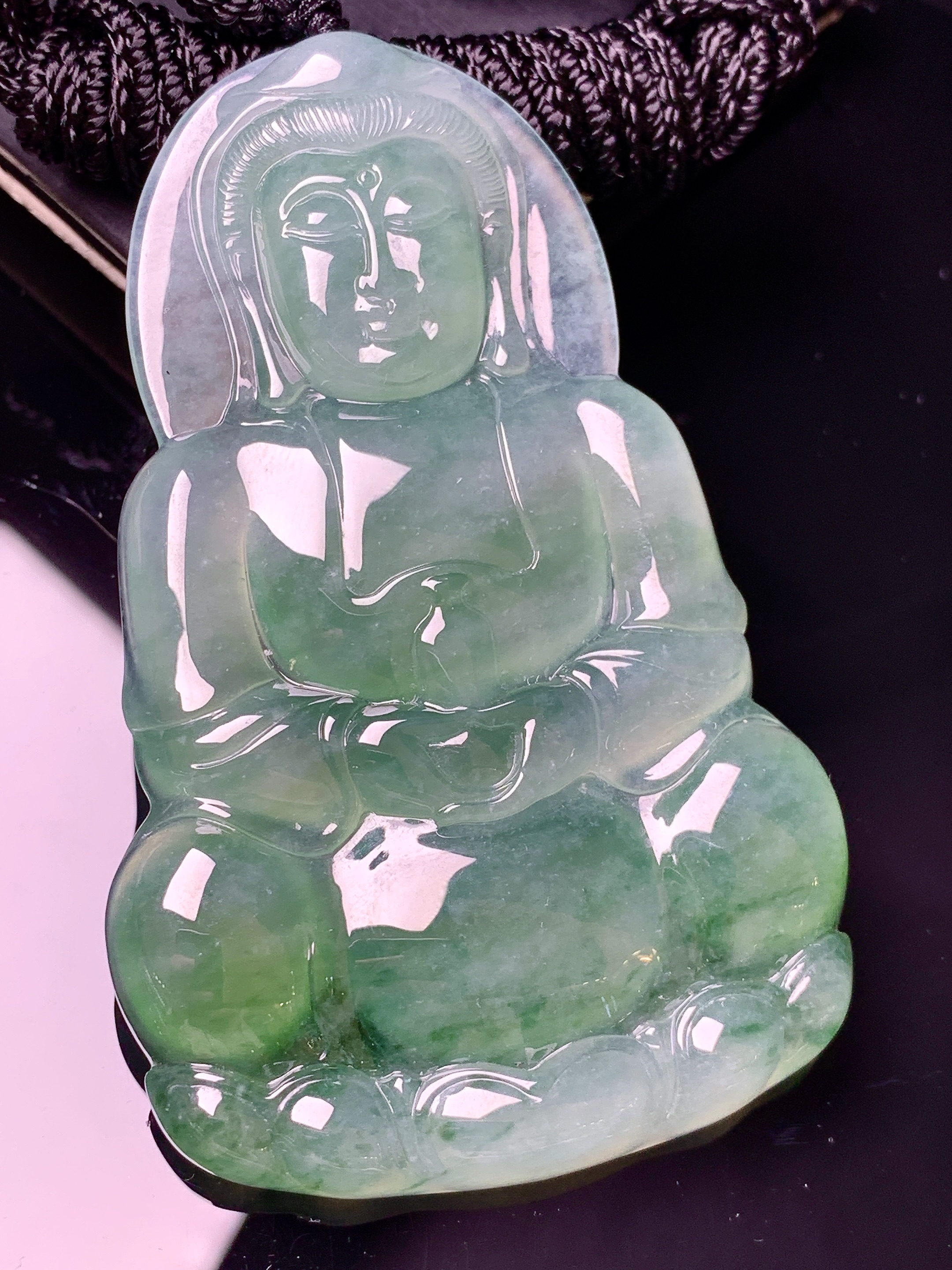 冰种飘花观音菩萨吊坠 玉质细腻 色泽艳丽清新 水润亮眼 整体尺寸68.5*43.3*6 x3