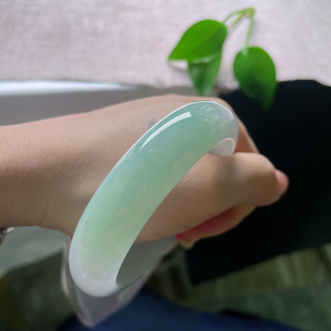 57.8/15.1/8.4，春彩正圈，福禄寿全，宽版，大气端庄上档次，种老，一点皮纹，F83