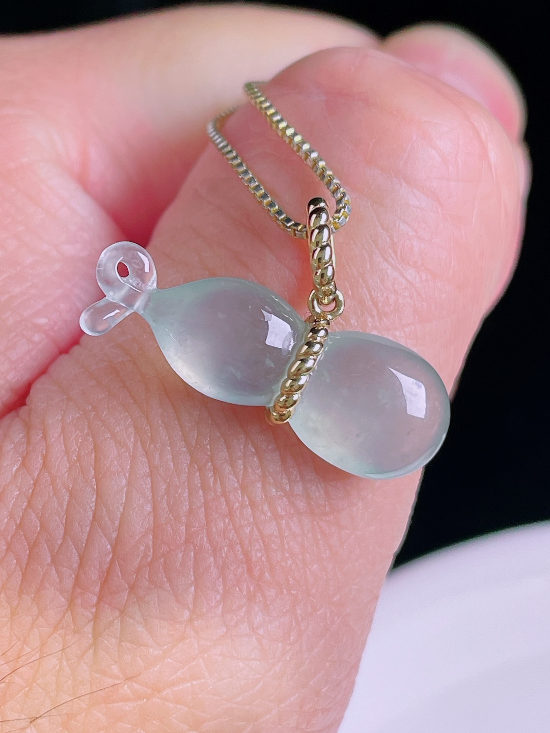 高冰葫芦，18k镶嵌，老种起光，细底通透，尺寸：裸石24/8.5/4.6mm0826