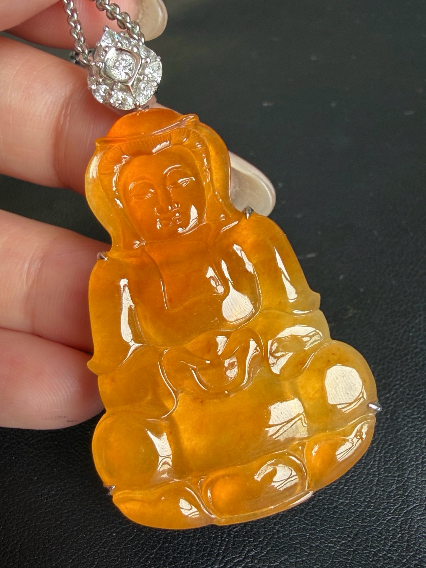 ️ 自然光实拍 缅甸翡翠A货 高品质黄翡观音吊坠 18k金 重金镶 精工雕刻 水头足 料质细腻 无裂