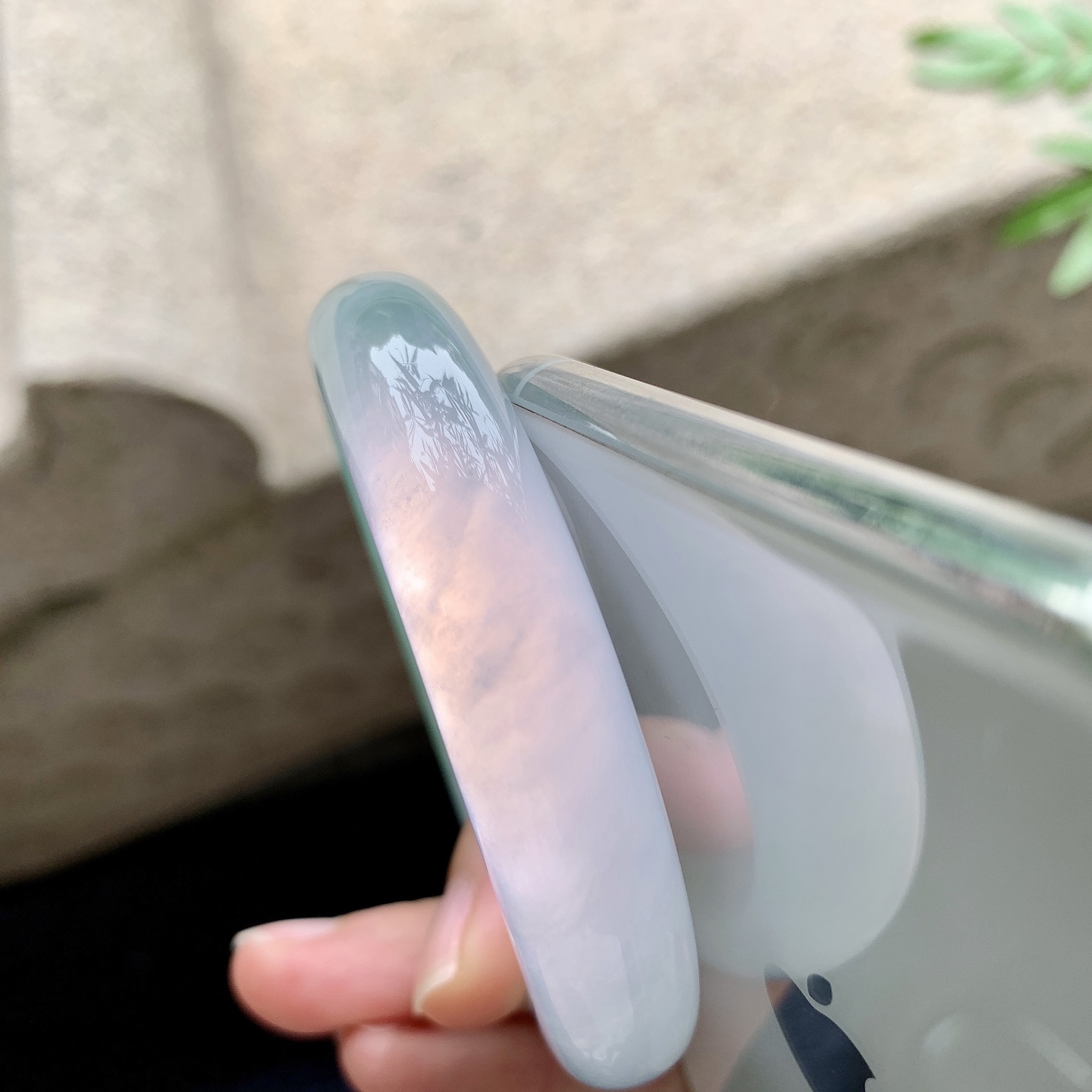 正圈53 54，圈口54.8/12.4/9，编码G7082730，描述冰种晴绿，清透，水润，种老，细腻，打灯有棉线