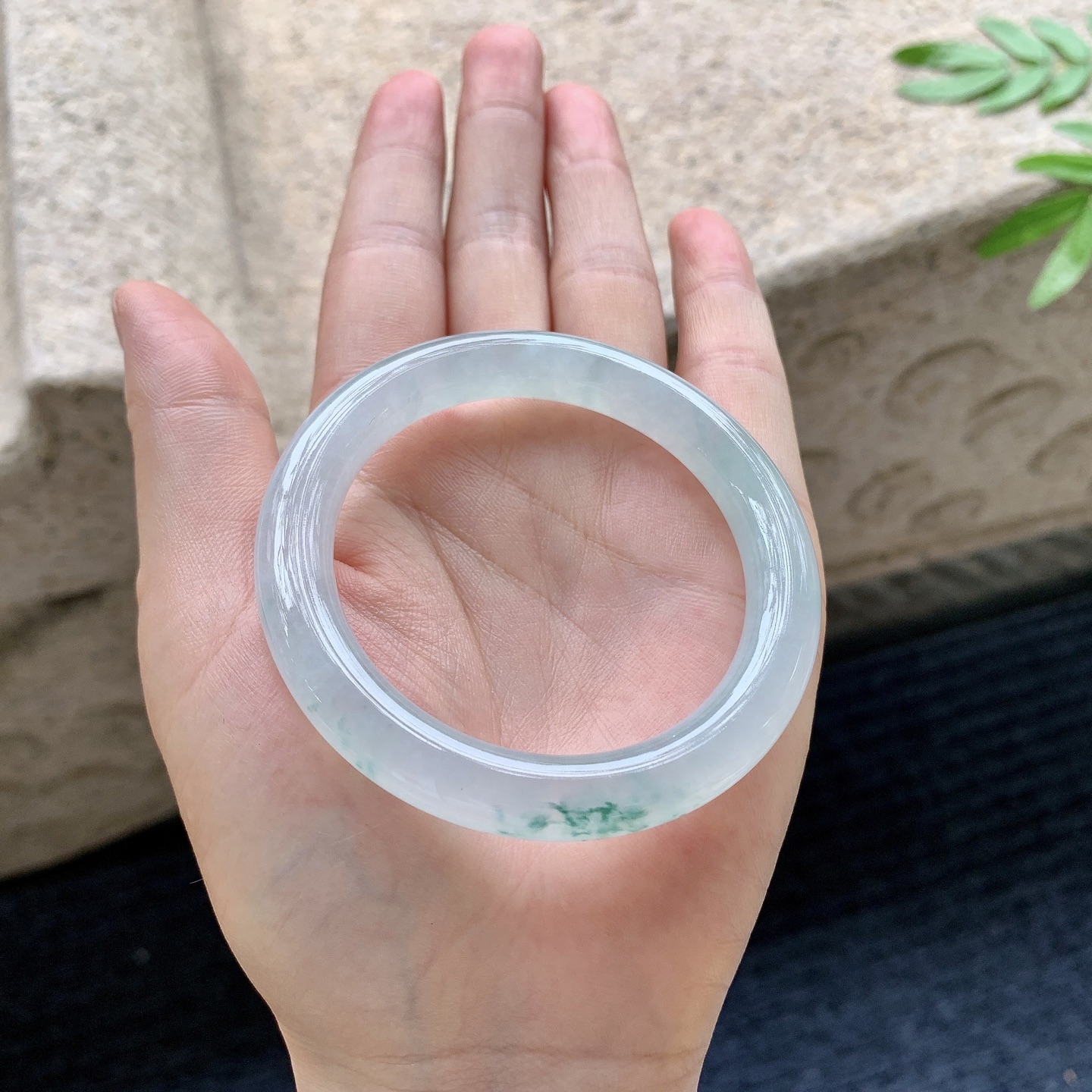 圆条49 50,圈口50.5/8.7/8.8,编码LH082733,描述冰飘花，清透，水润，种老，细