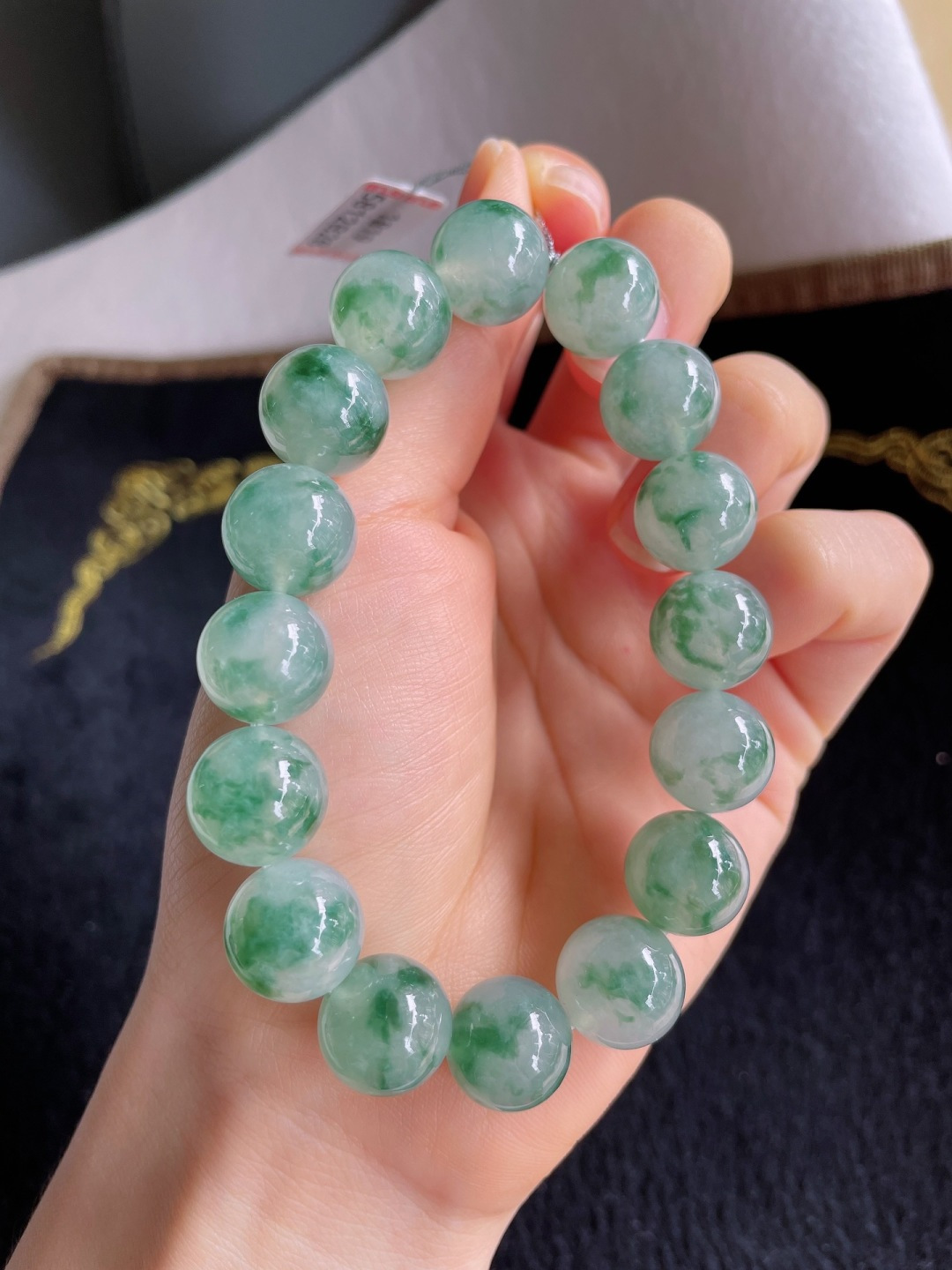 ️，缅甸天然翡翠A货，老坑冰飘花手串，尺寸：12.8mm。-1819