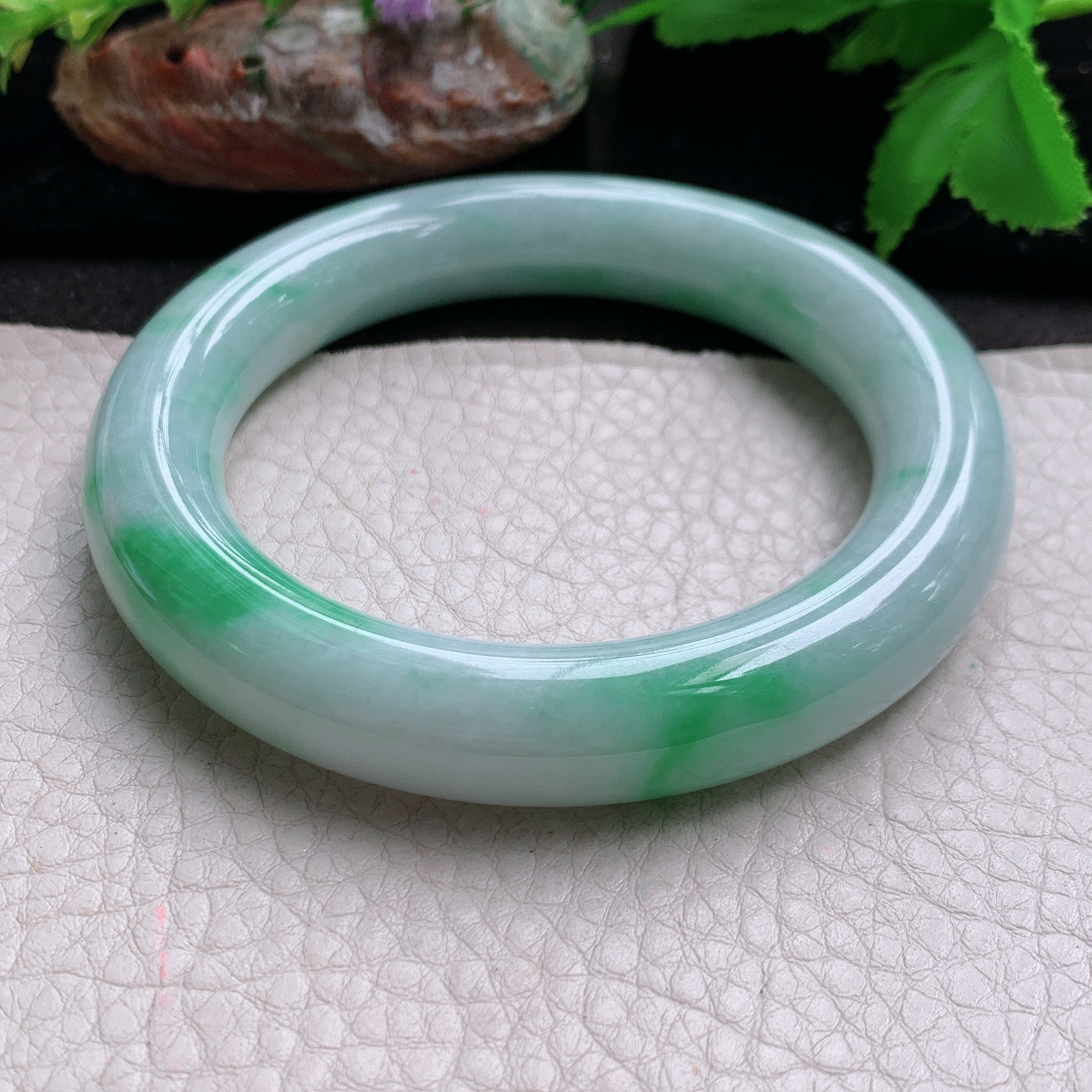 js实拍57.5*12.2*12胖圆镯 缅甸翡翠玉手镯飘花圆条玉手环