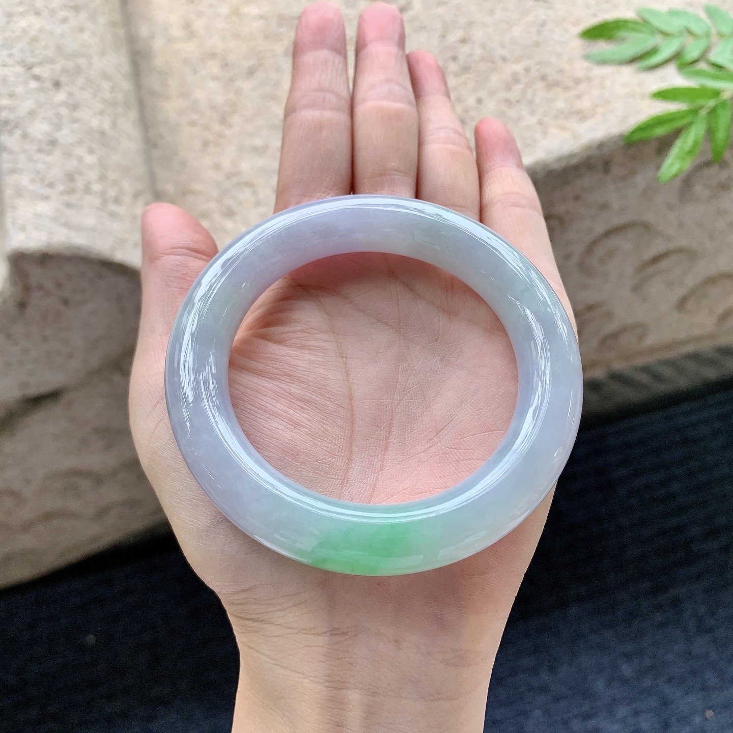 圆条53 54,圈口54.6/11.5/11.6,编码Q5082707,描述春彩，水润，种老，细腻，
