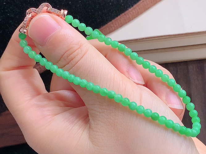 ️ 满绿手串，尺寸取一3.5mm，包A附证书