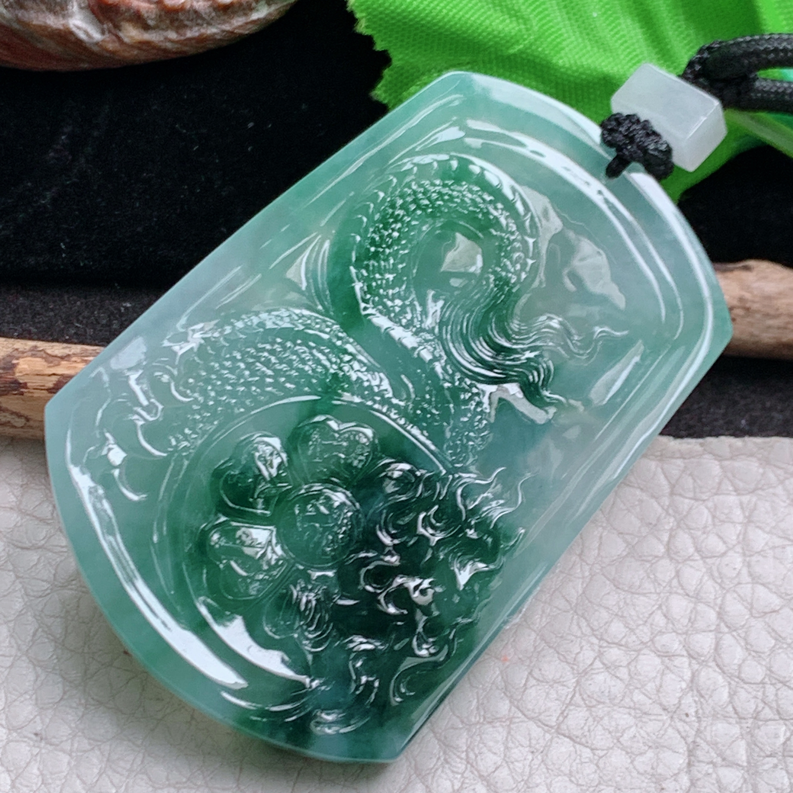 Yl实拍68.8*46.2*10.2缅甸翡翠a货精雕冰胶飘花不动冥王玉吊坠