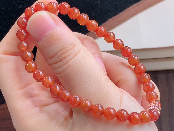 红翡手链，尺寸取一5.8mm，包A附证书