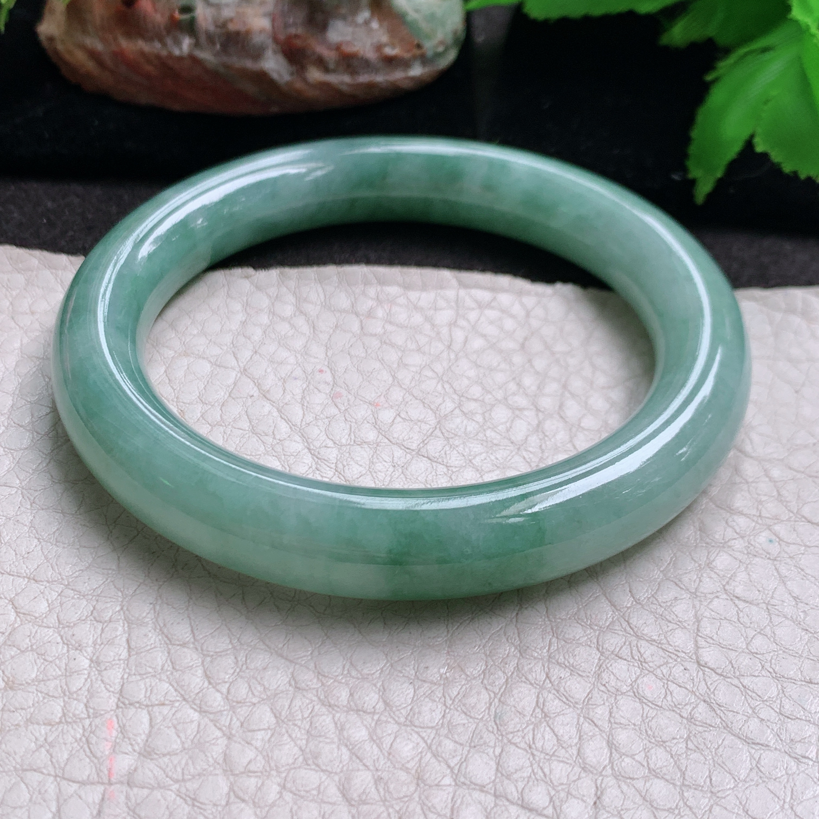 js实拍57*10.8*10美人镯 缅甸翡翠玉手镯花圆条正圈玉手环