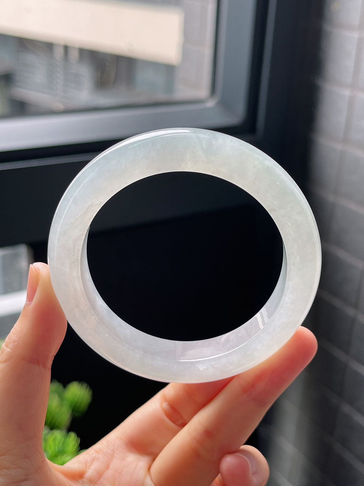 圈口55.4，冰糯种淡绿色翡翠正圈手镯