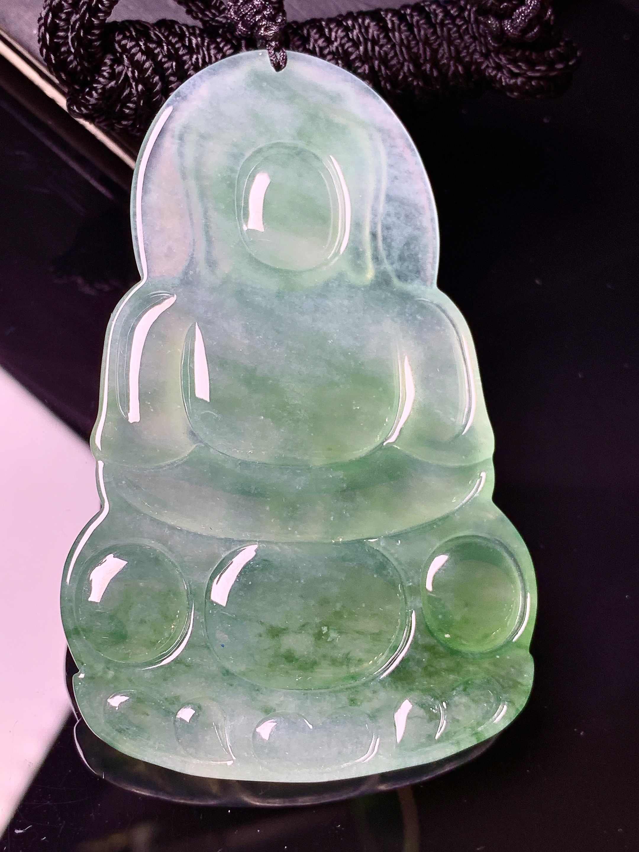 冰种飘花观音菩萨吊坠 玉质细腻 色泽艳丽清新 水润亮眼 整体尺寸68.5*43.3*6 x3