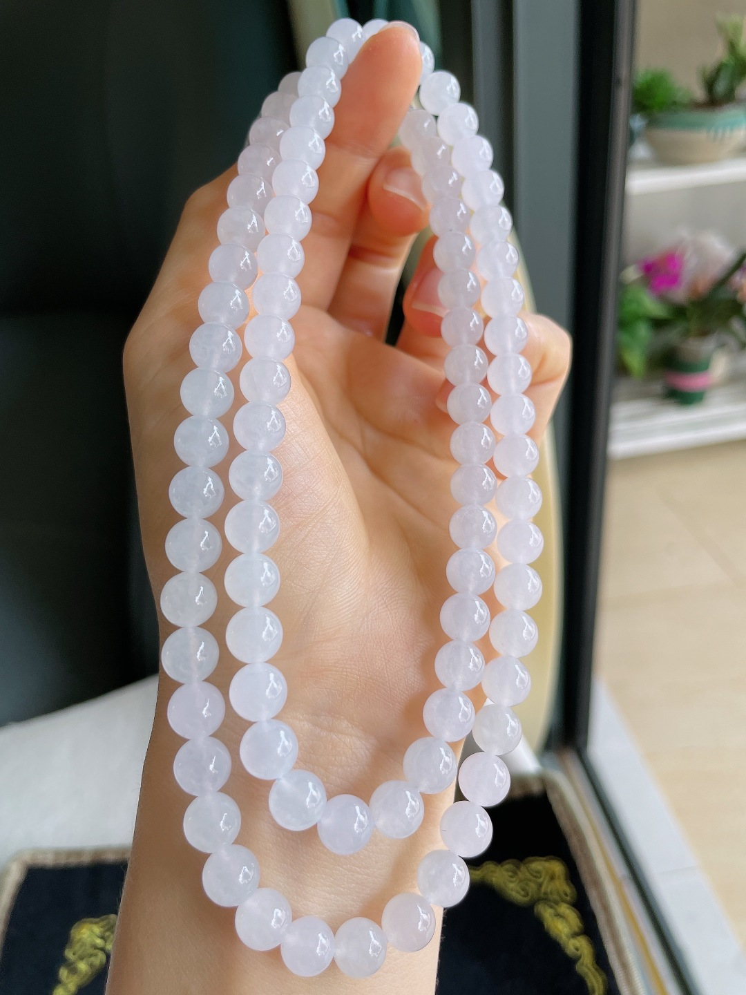 缅甸天然翡翠A货，冰白冰珠链，尺寸：7.7mm84颗。【编4199】
