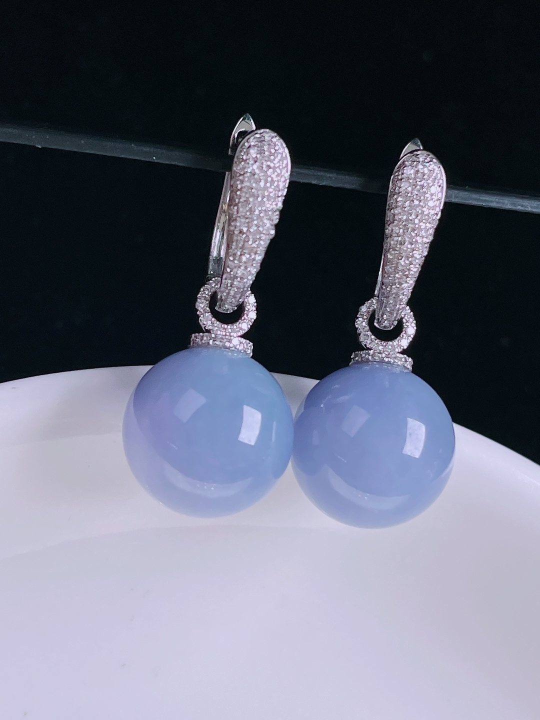 圆珠耳坠，18k镶嵌，老种起光，细底通透，尺寸：裸石12.3mm0826