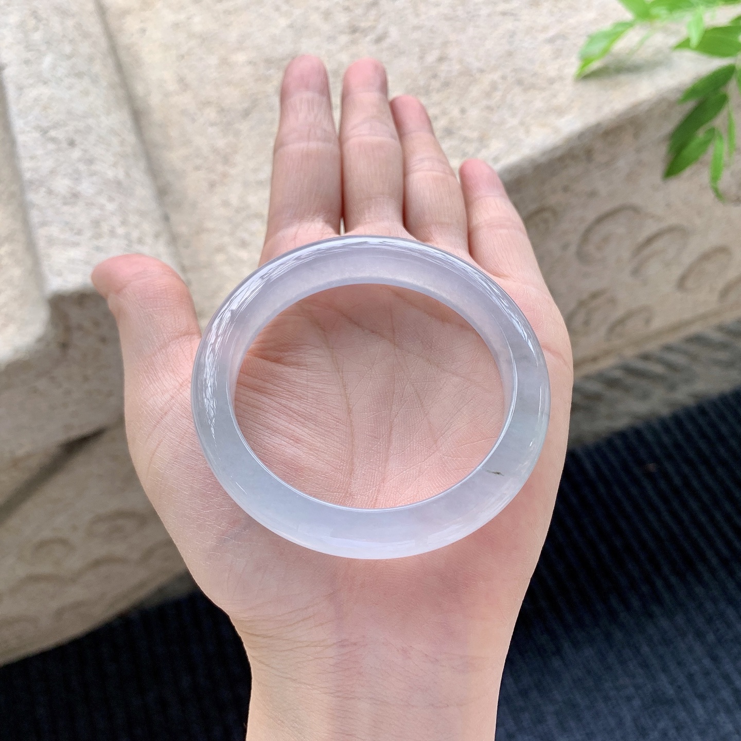 正圈51 52,圈口52.4/10.2/7.5,编码BA082678,描述冰种，清透，水润，种老，细腻，打灯有棉线