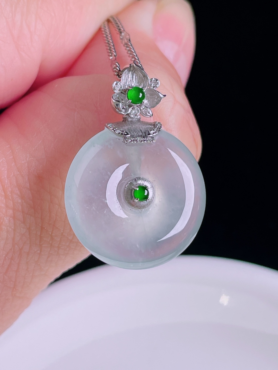 平安扣，18k镶嵌，老种起光，细底通透，尺寸：28裸石19.3/5.5mm0826