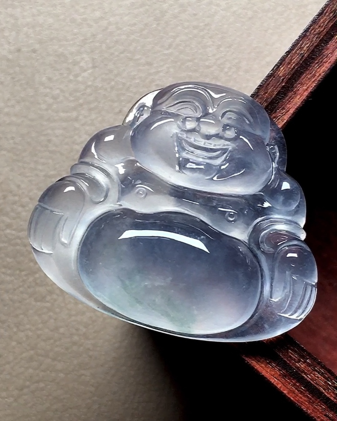 冰种飘花佛公，种水，白皙透亮，无裂，尺寸26.6*23*5.3