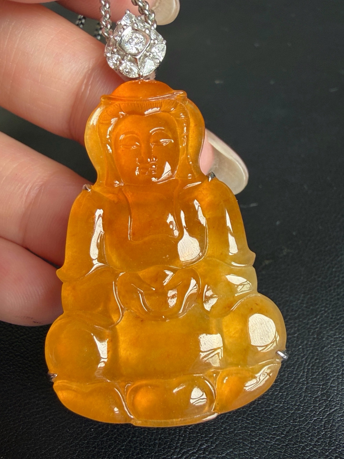 ️ 自然光实拍 缅甸翡翠A货 高品质黄翡观音吊坠 18k金 重金镶 精工雕刻 水头足 料质细腻 无裂