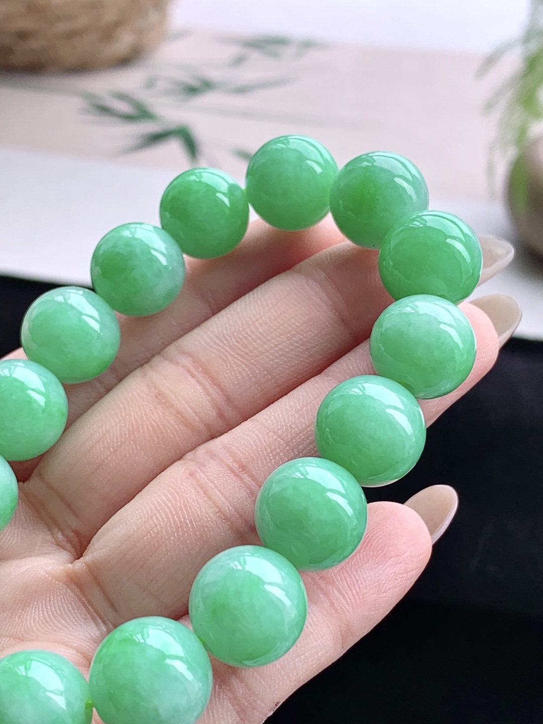 珠子糯冰甜阳绿手串圆珠子手串,性比高,尺寸13mm,重量58.6克