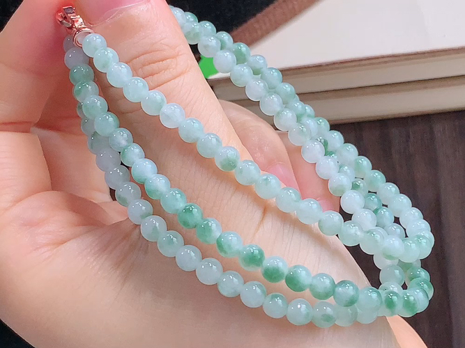 ️ 飘花珠链，尺寸取一4.6mm，包A附证书