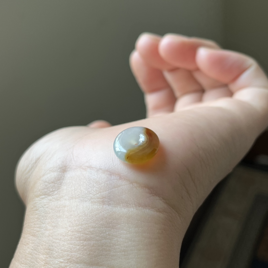 冰种红翡俏色聚宝盆平安扣，种水好，冰透无裂，尺寸14.2×3.9，超值