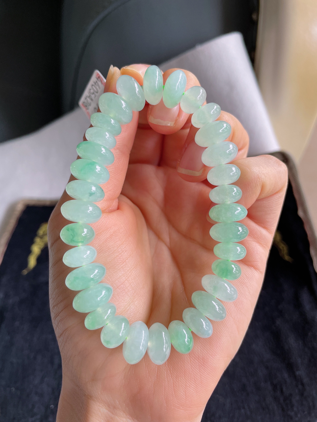 缅甸天然翡翠A货，冰晴底算盘珠手串，尺寸：12mm。【编3790】