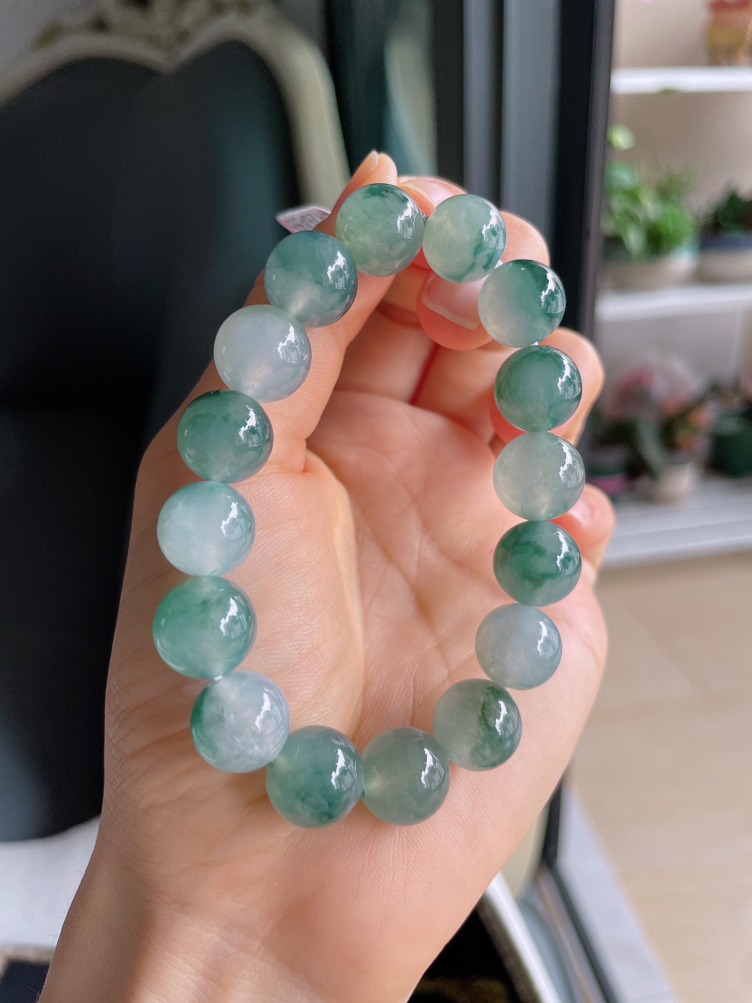 ️，缅甸天然翡翠A货，冰飘花手串，尺寸：12.2mm。【编4414】