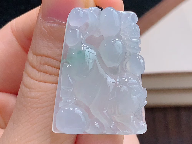 ️ 福猪，无裂，尺寸33.9-26.1-6.4mm，包A附证书