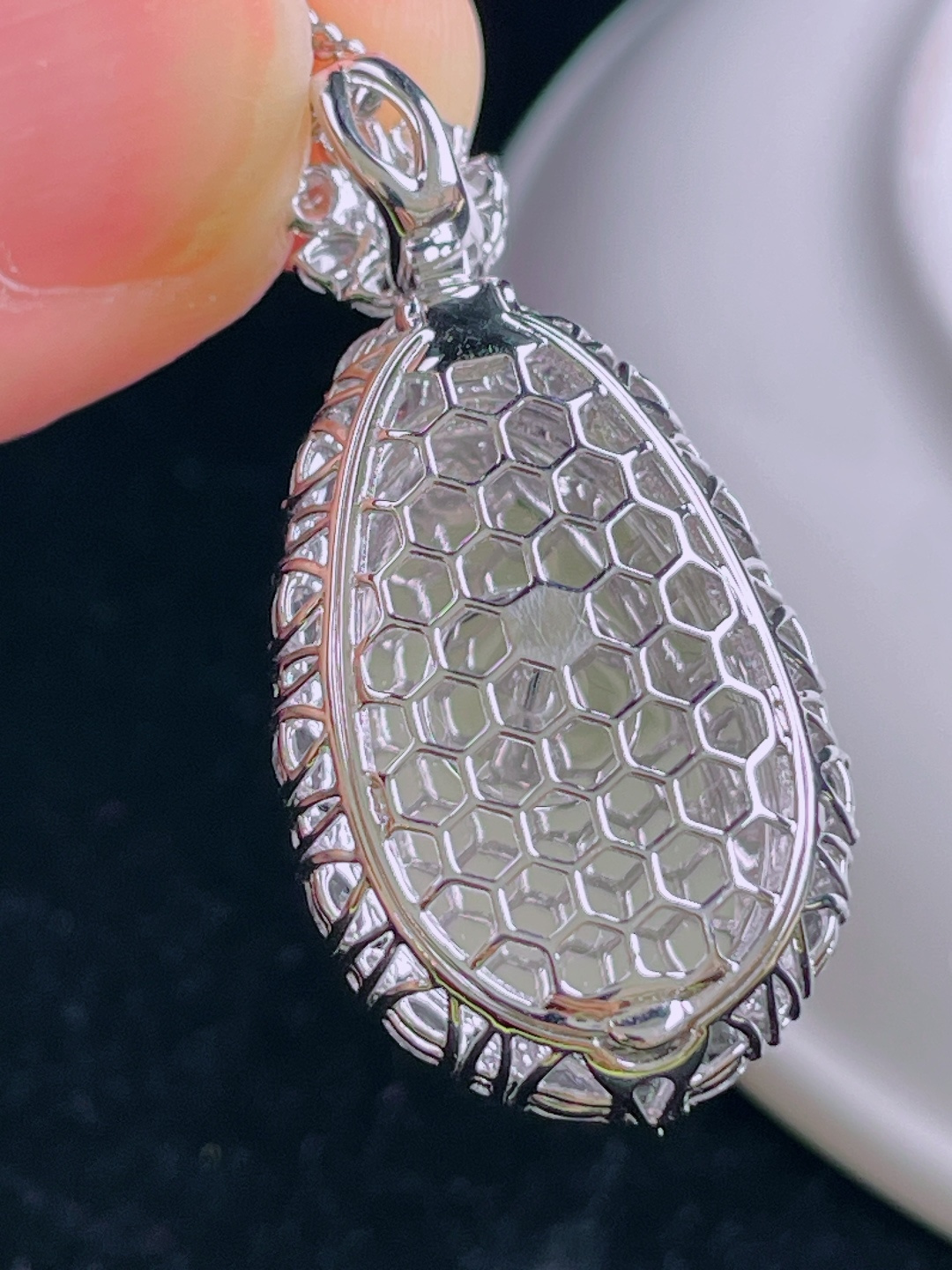 冰绿叶子树叶，18k镶嵌，老种起光，细底通透，尺寸：40/21/7.5mm0827