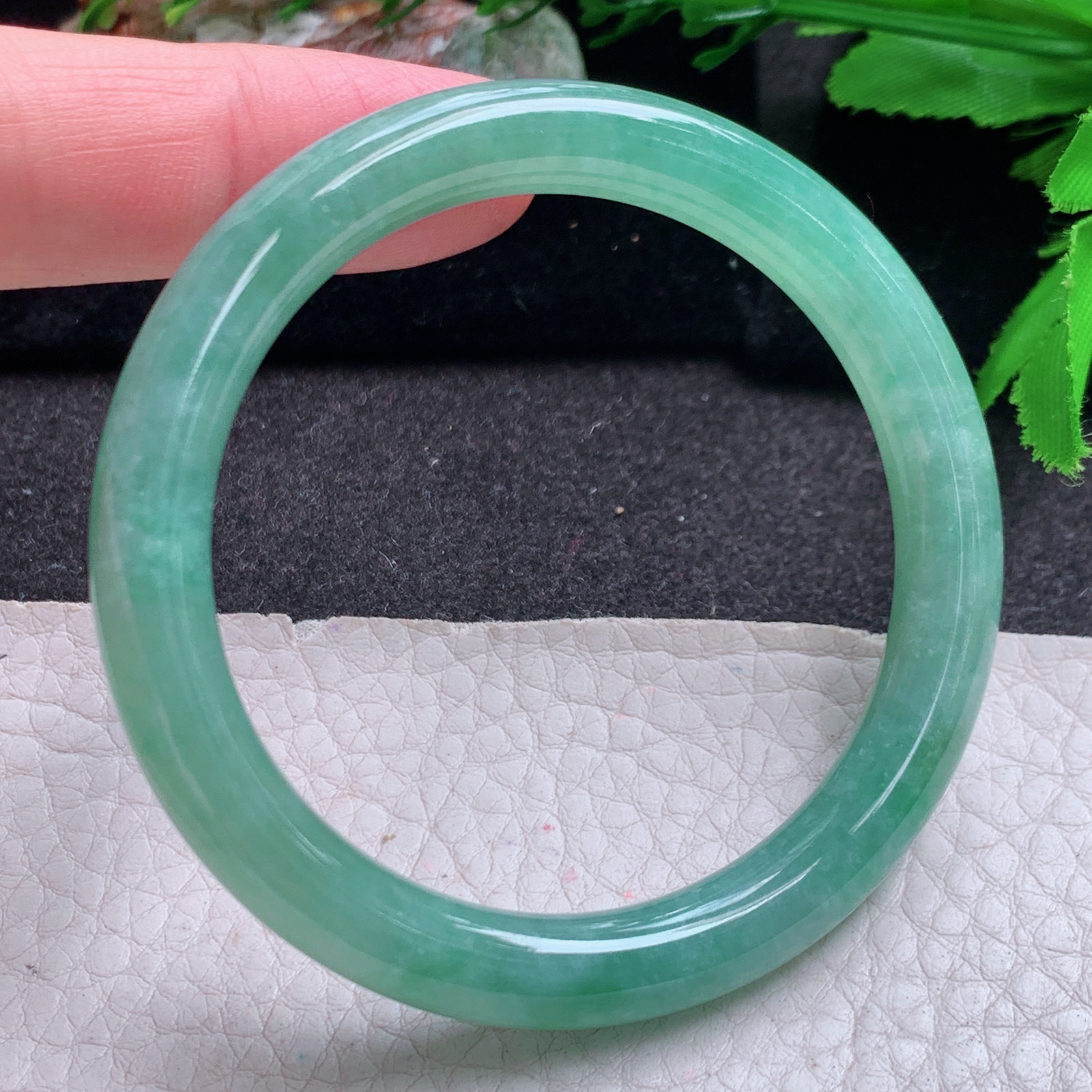 n小圈口51*8.2*7.8叮当镯 缅甸翡翠a货玉手镯清秀满绿圆条玉手环