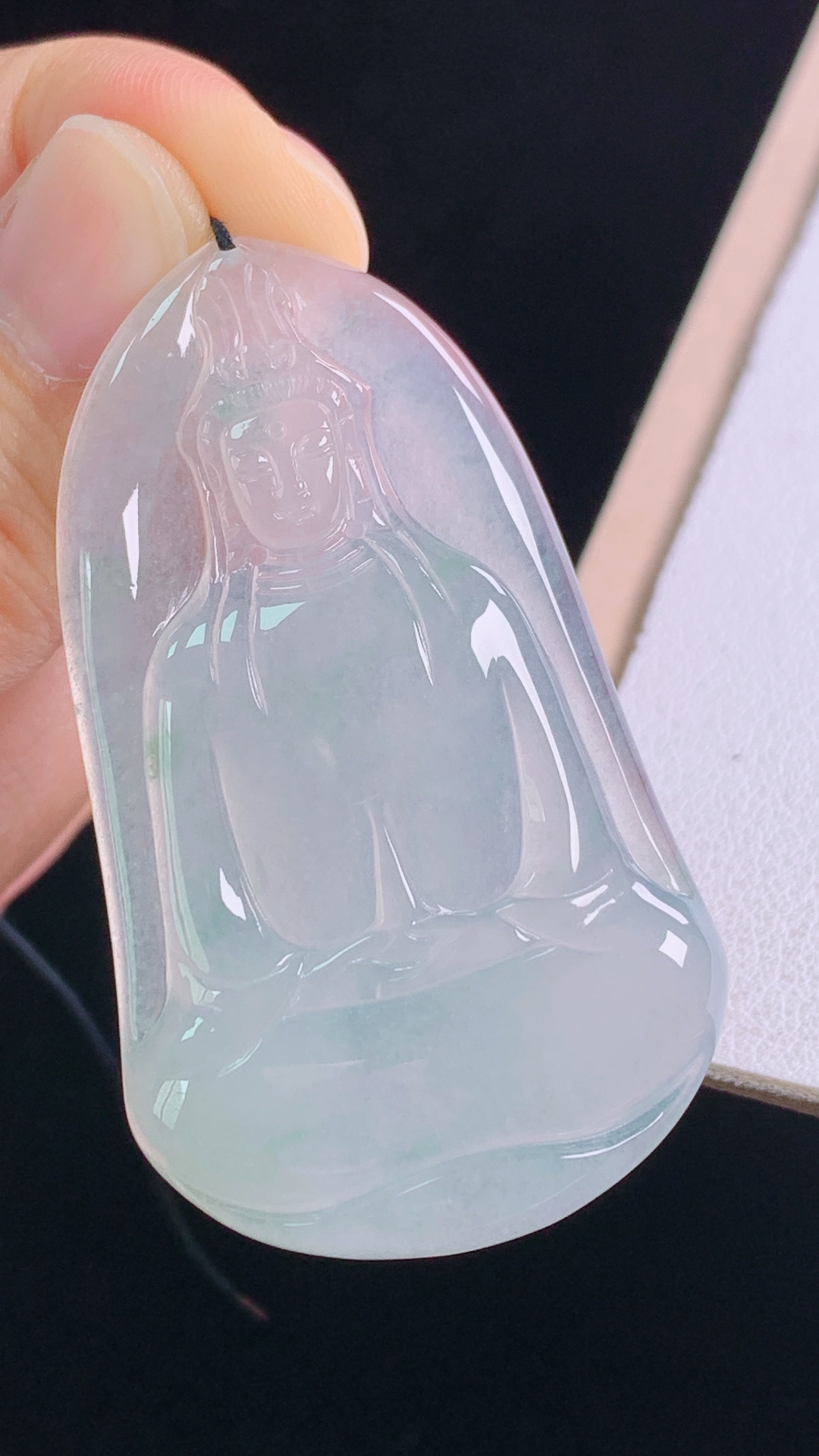 冰飘花观音，一刀切，冰透起光，胶感十足，无裂，尺寸:53.3-31.5-4.8mm