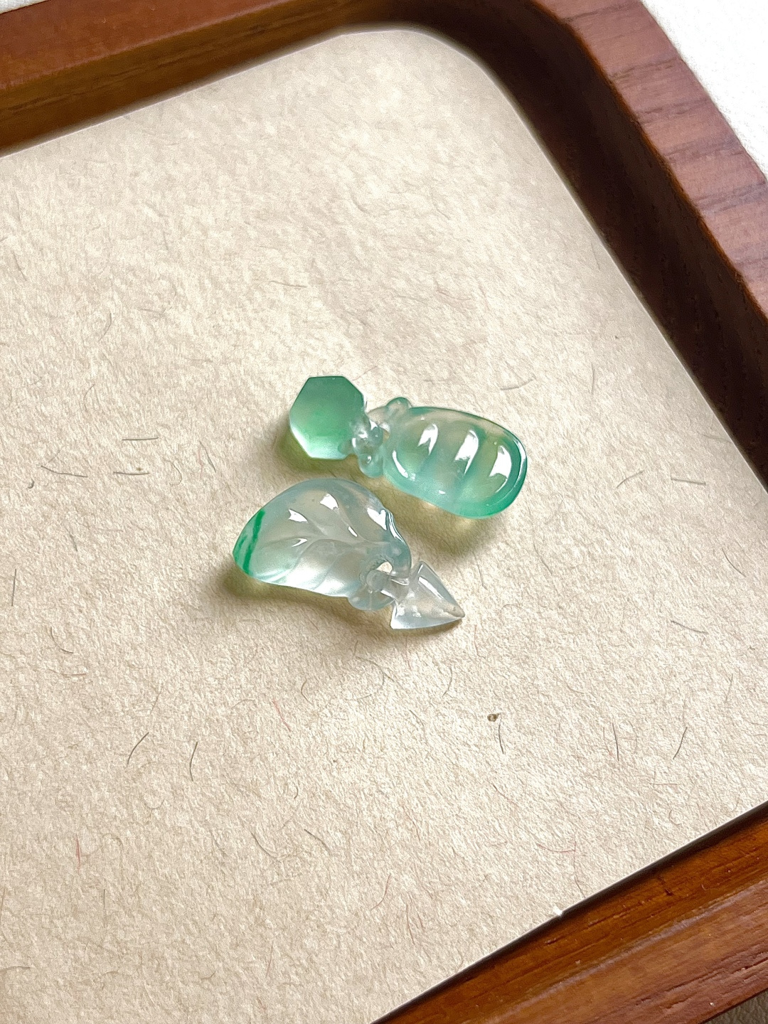 ️【福豆玉叶一对】冰润水透，种老细腻起荧，尺寸：20.2*9*3.6，18.5*9.6*4.6,b13827
