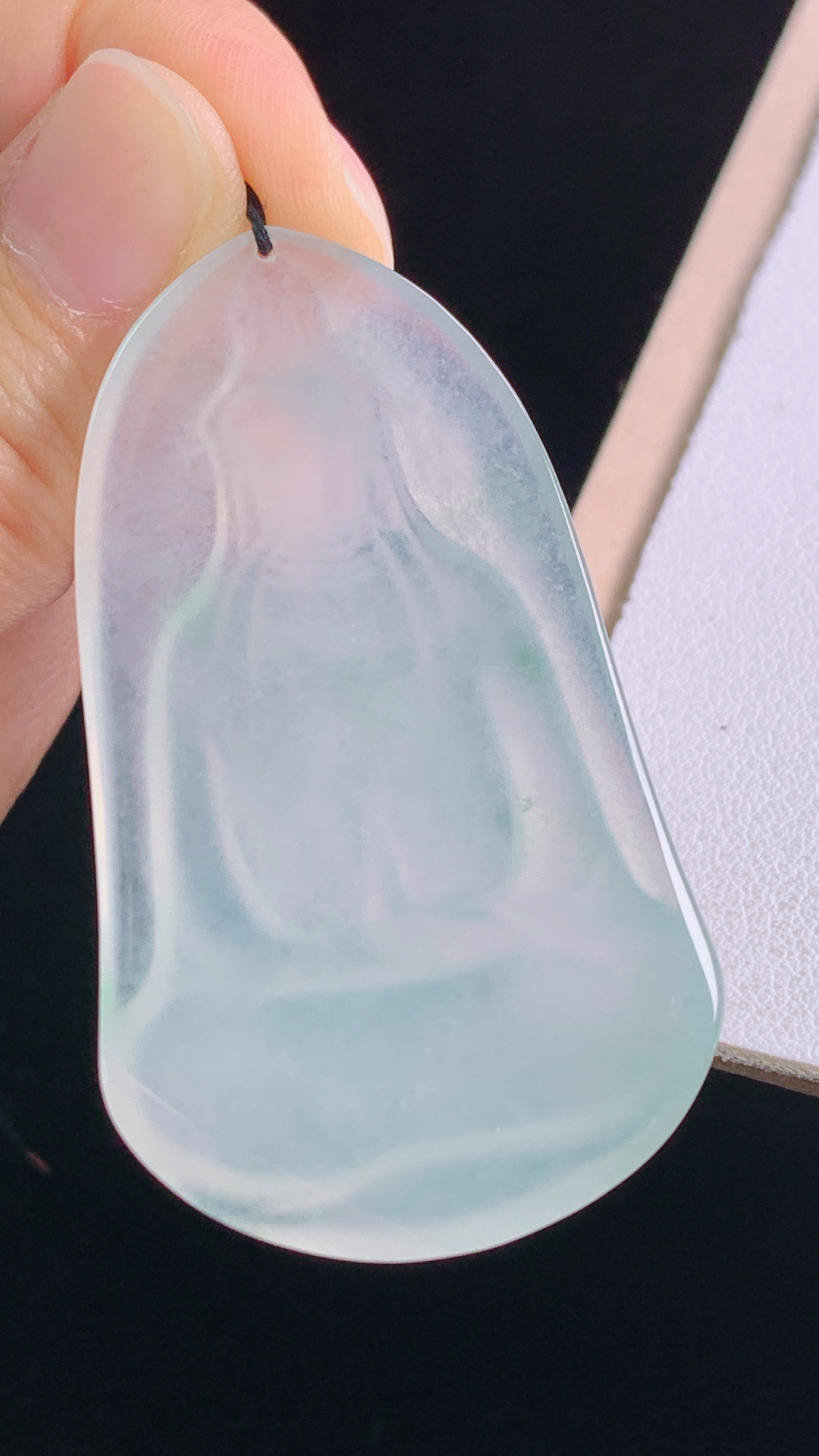 冰飘花观音，一刀切，冰透起光，胶感十足，无裂，尺寸:53.3-31.5-4.8mm