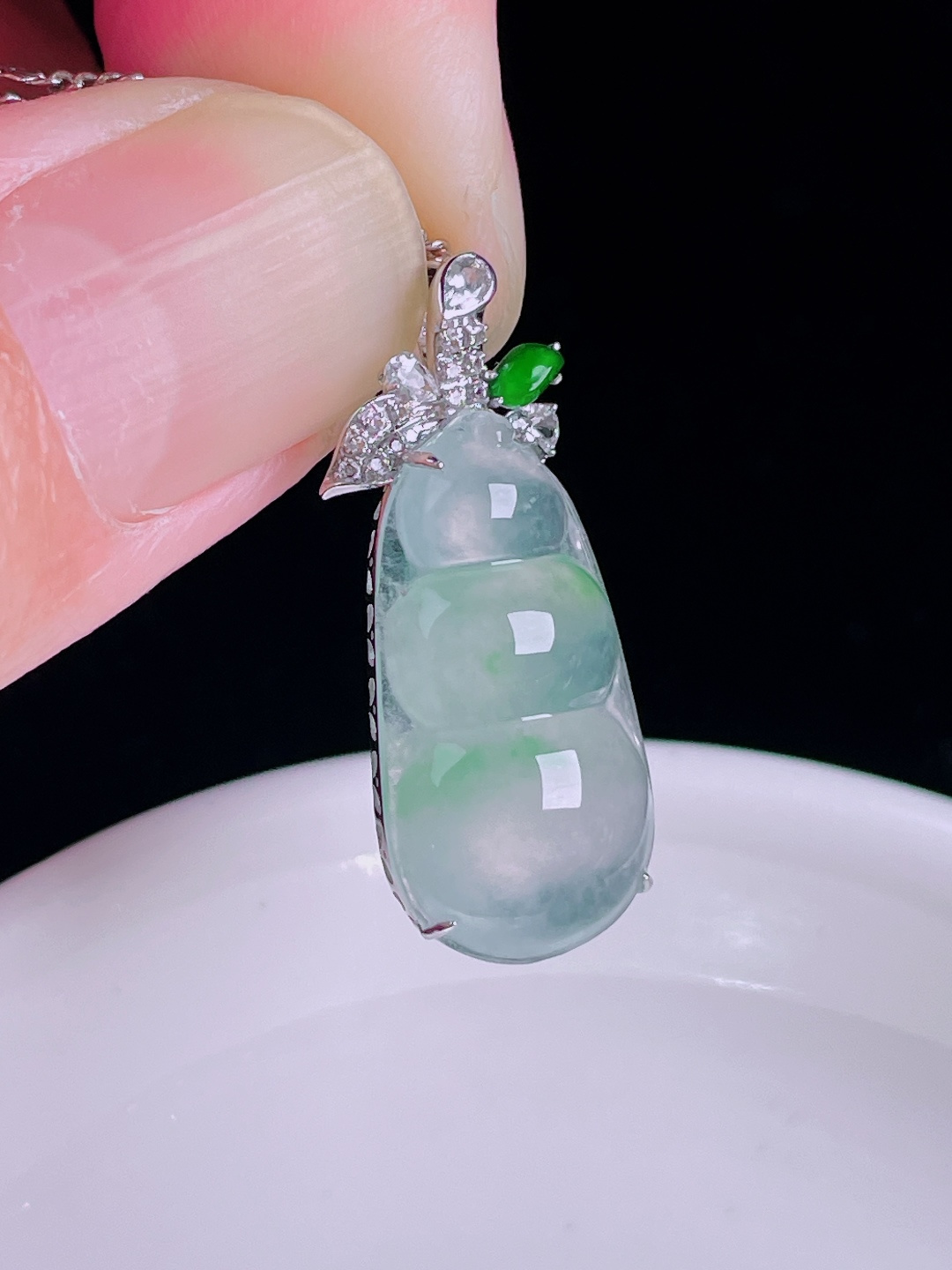 冰种豆子福豆，18k镶嵌，老种起光，细底通透，尺寸：28.6/12.3/6.6mm0827