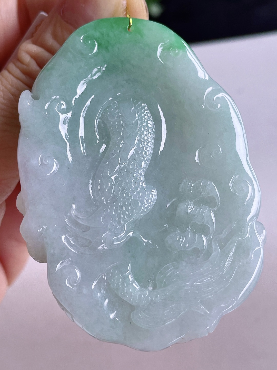 冰飘绿花龙牌大龙牌吊坠,缅料 性比高 飘花,尺寸66.6-47.8-12,重量75克