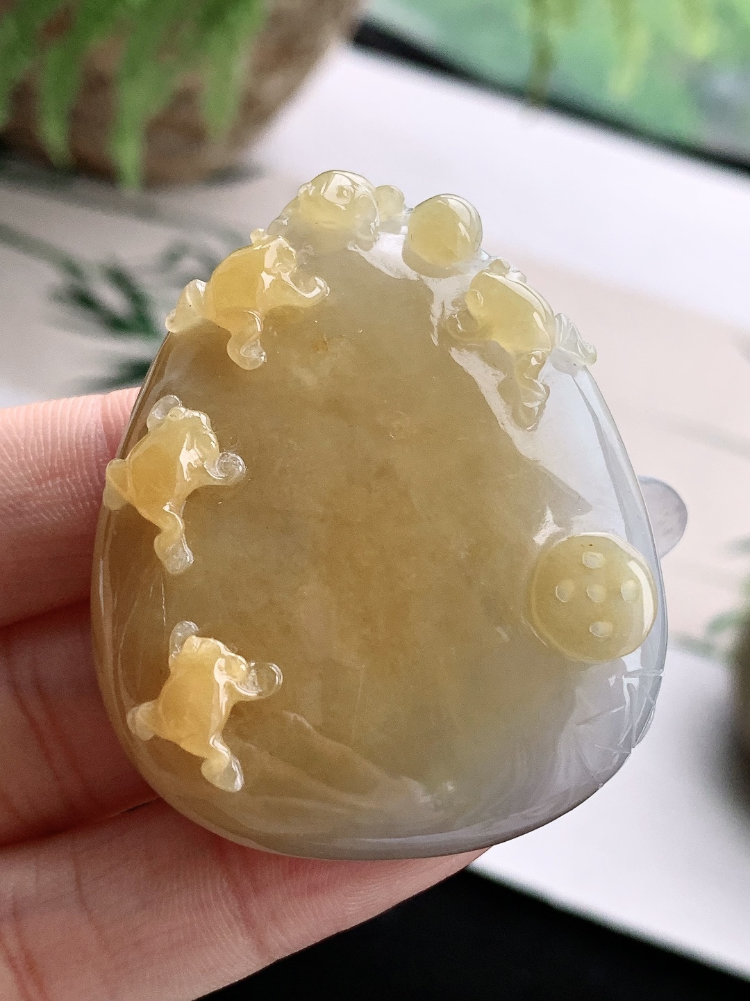 糯冰飘黄翡大福瓜呱呱来财牌吊坠,缅料 性比高 超厚,50-41.5-13.3,58.8克
