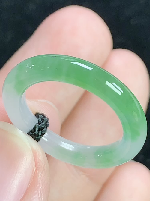 冰飘绿戒指，无裂，内径尺寸16.2-3.6-3.2mm，12号手寸，D27ytf