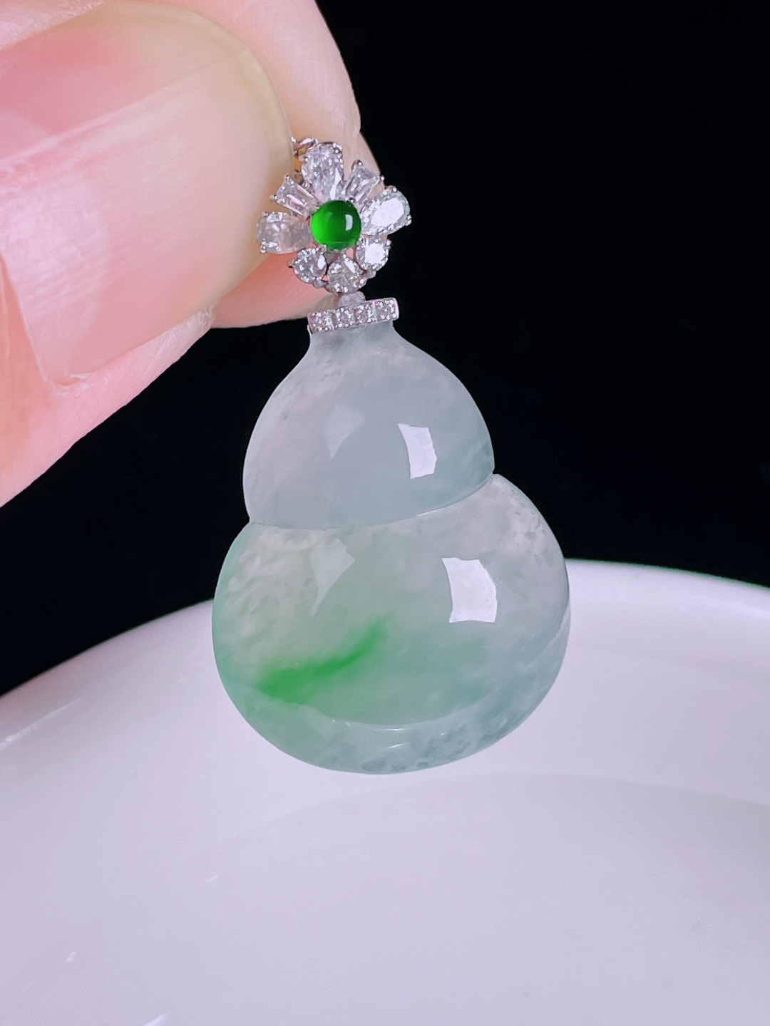 冰种葫芦，18k镶嵌，老种起光，细底通透，尺寸：28.3裸石21/16.8/6.3mm0827