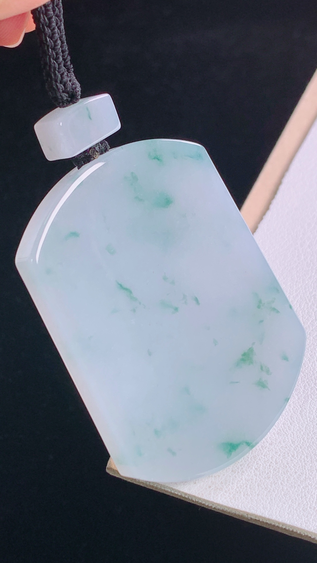 冰飘花仿古牌，花色灵动，水润细腻，无裂，尺寸:55.8-42.6-6.0mm 24