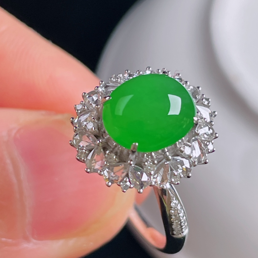 冰绿戒指，18k镶嵌，老种起光，细底通透，尺寸：裸石9/8/4mm0827