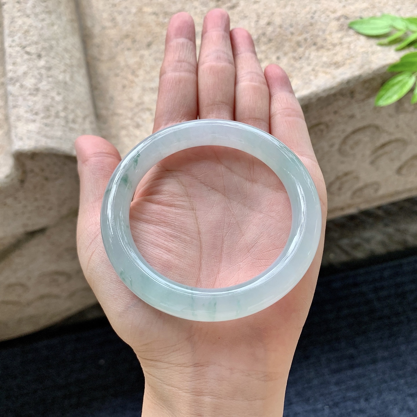圆条54 55，圈口55/9.5/9.3，编码AD082805，描述：冰糯飘花，水润，种老，细腻，无