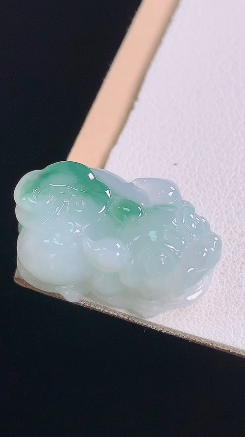 冰飘花貔貅，无裂，尺寸:25.5-15.3-11.3mm