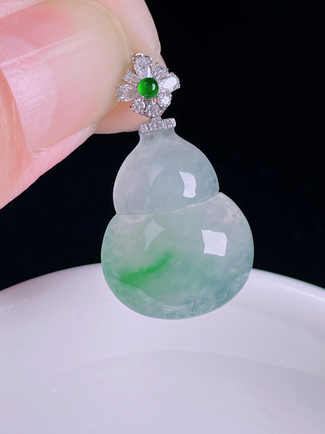 冰种葫芦，18k镶嵌，老种起光，细底通透，尺寸：28.3裸石21/16.8/6.3mm0827