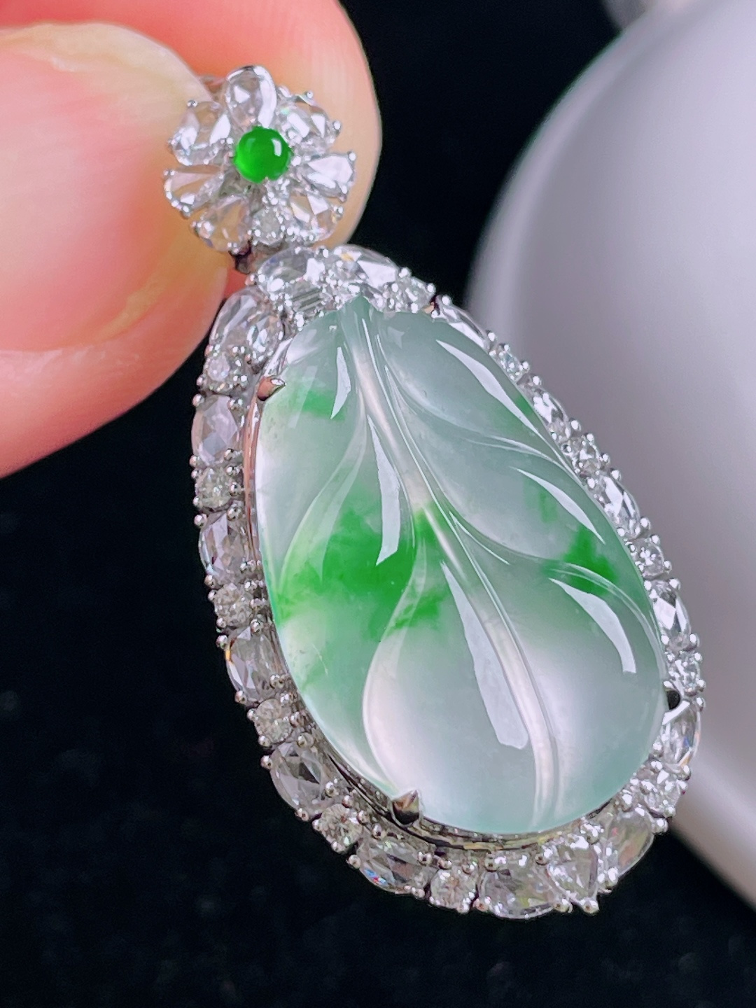 冰绿叶子树叶，18k镶嵌，老种起光，细底通透，尺寸：40/21/7.5mm0827
