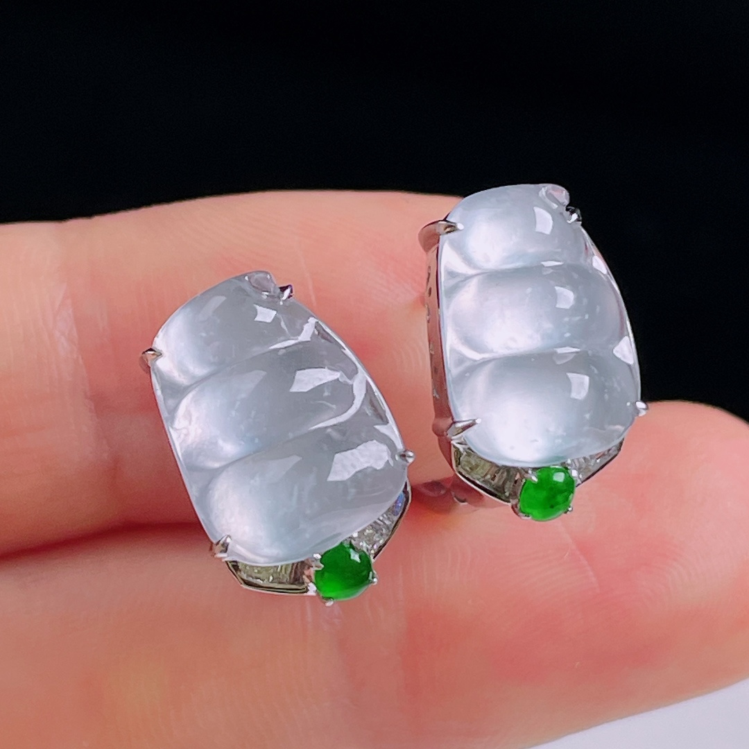 高冰耳包，18k镶嵌，老种起光，细底通透，尺寸：裸石13.2/10.4/6.4mm0827