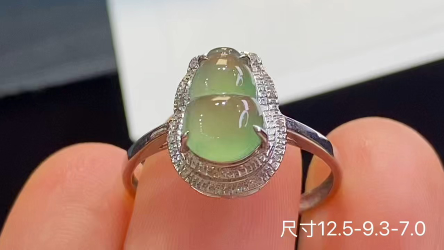 ️18k金+钻冰种葫芦戒指，无裂，12.5-9.3-7.0