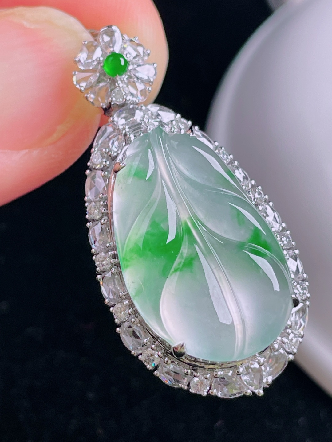 冰绿叶子树叶，18k镶嵌，老种起光，细底通透，尺寸：40/21/7.5mm0827
