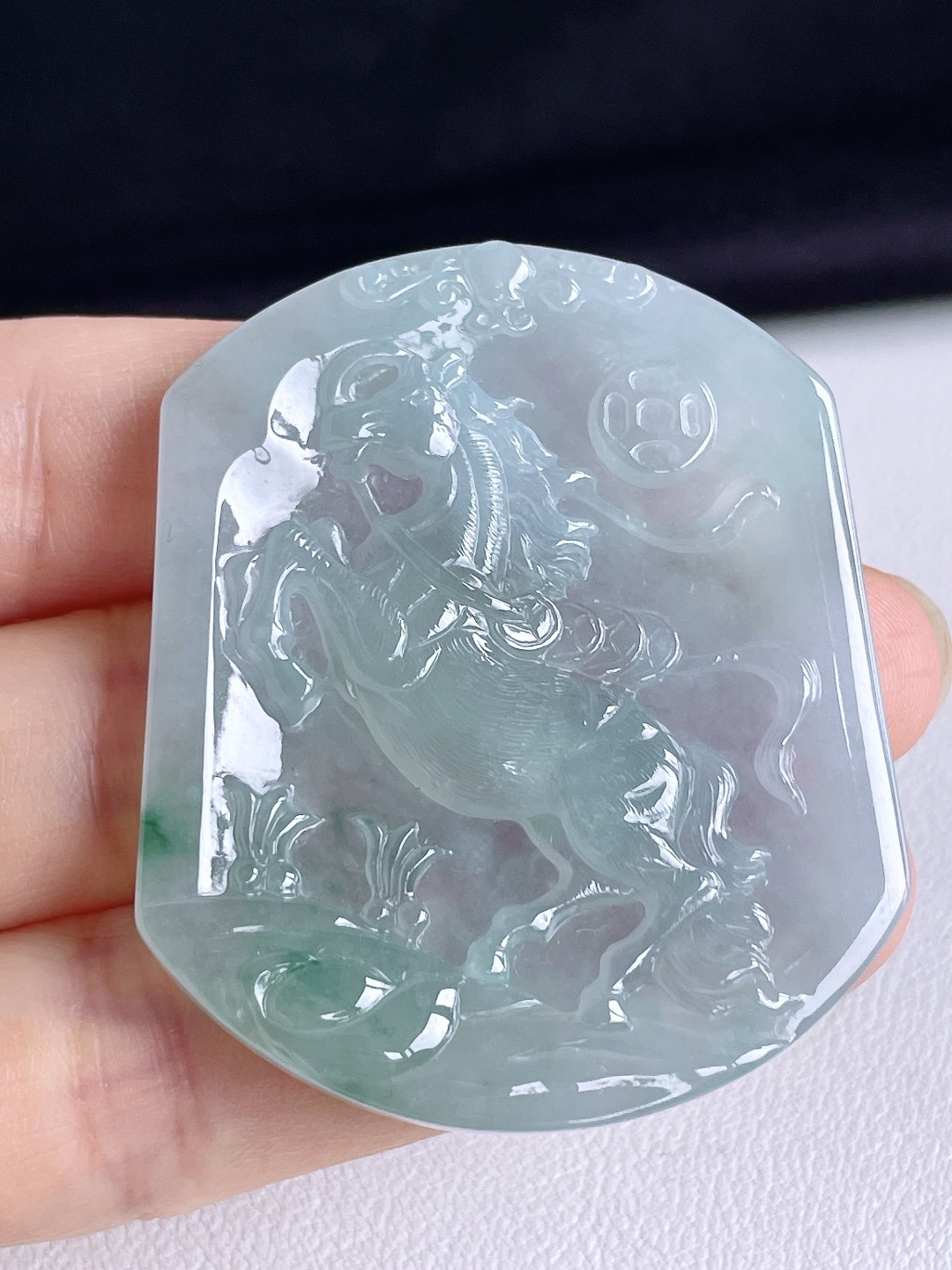 糯冰飘花生肖马牌吊坠,性比高,尺寸51-53-5.6,重量27.4克
