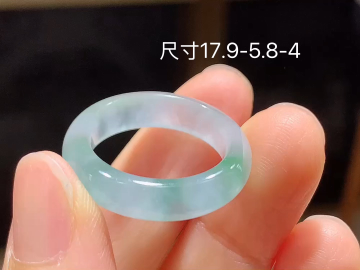 冰飘花戒圈,老坑冰透 种老水足 水润光泽,性比高,无裂,尺寸看图